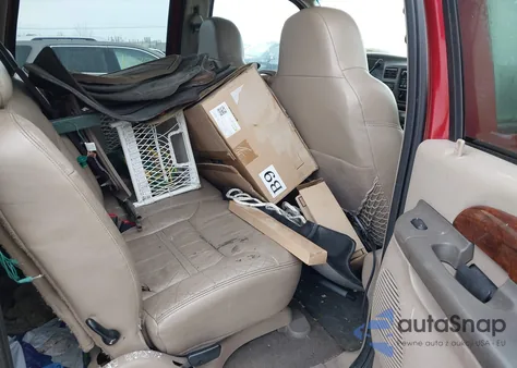 2000 Ford Excursion Limited from USA, damaged, VIN 1FMSU43F0YEE15964